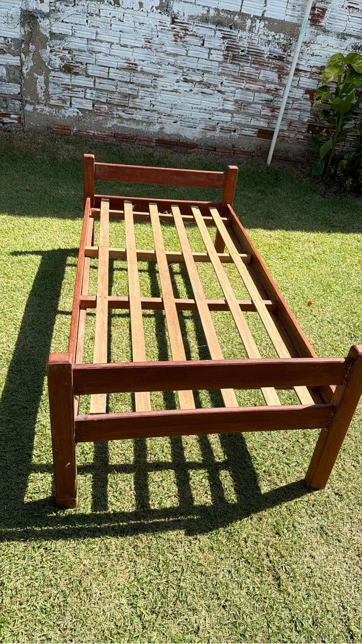 VENDO CAMA DE SOLTEIRO MADEIRA MACIÇA - Foto 5