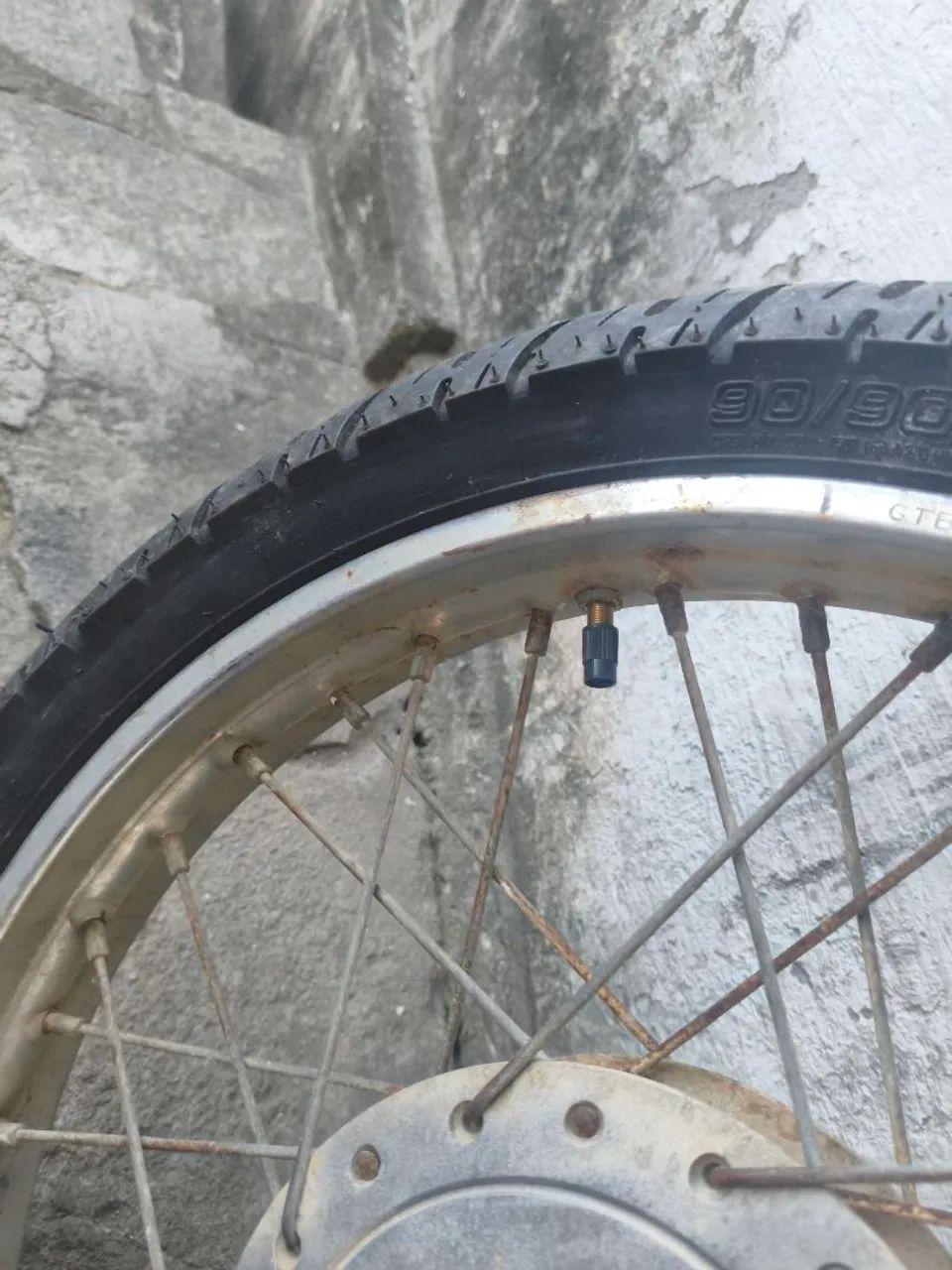 Rodas com pneus e câmaras de ar  - Foto 3