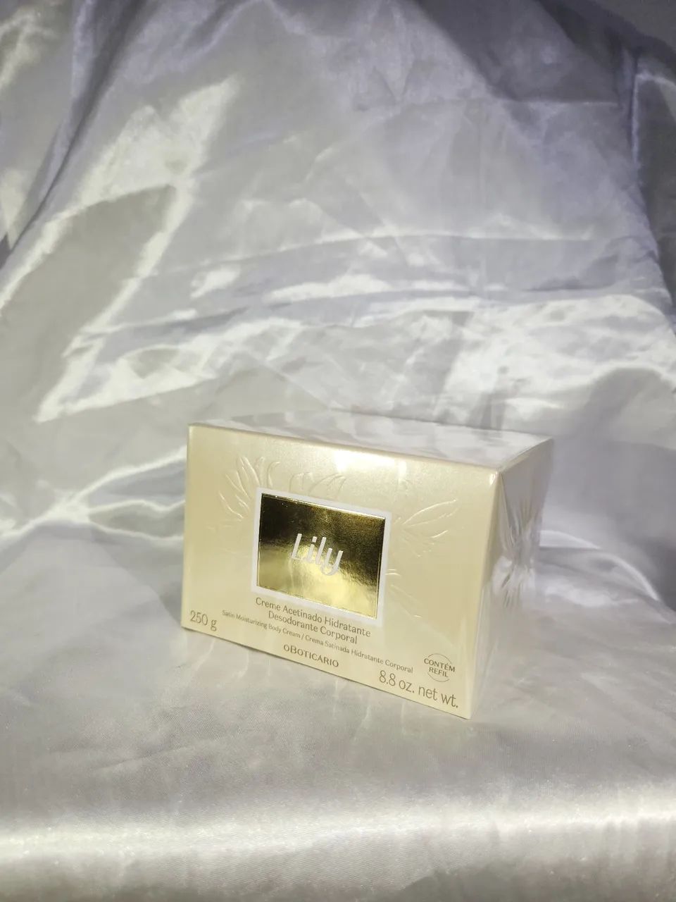 Creme lily