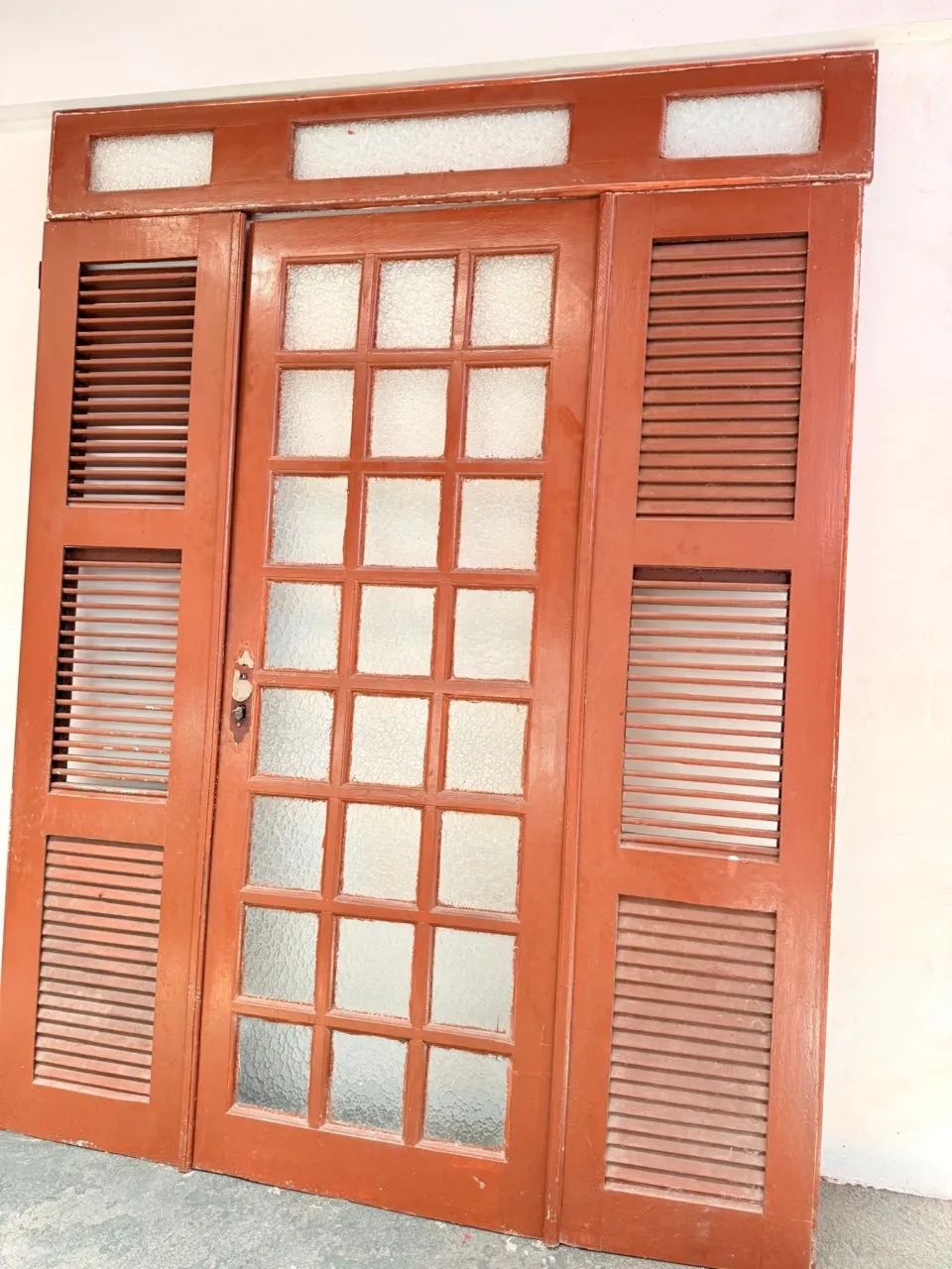 Vendo Porta de Madeira - Foto 2