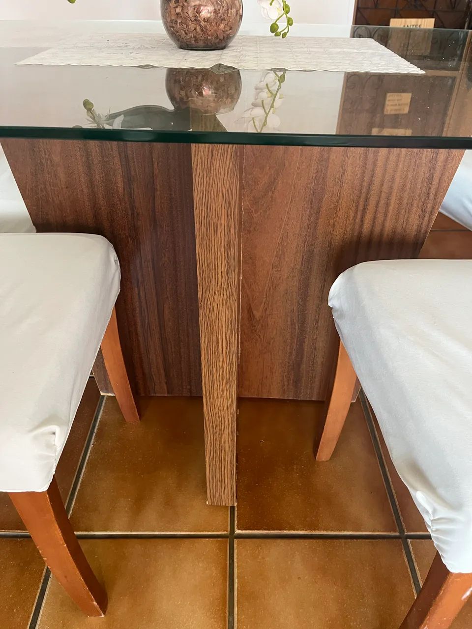 Mesa de vidro  1,20 com  4 cadeiras  - Foto 2