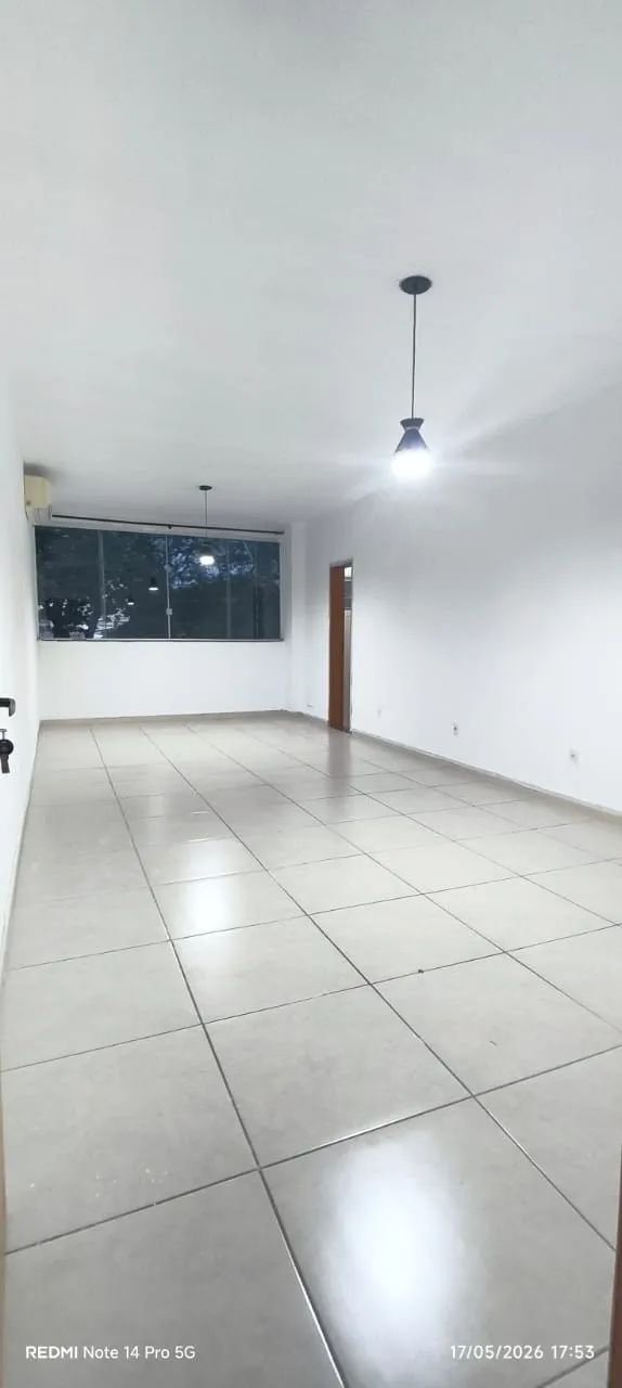 Alugo Salas comerciais na Av. dos Alpes