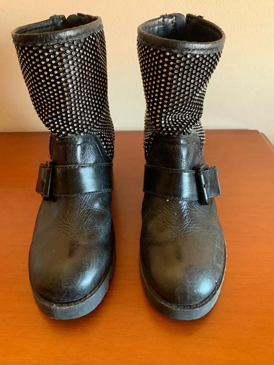 bota preta schutz em couro legítimo  - Foto 3