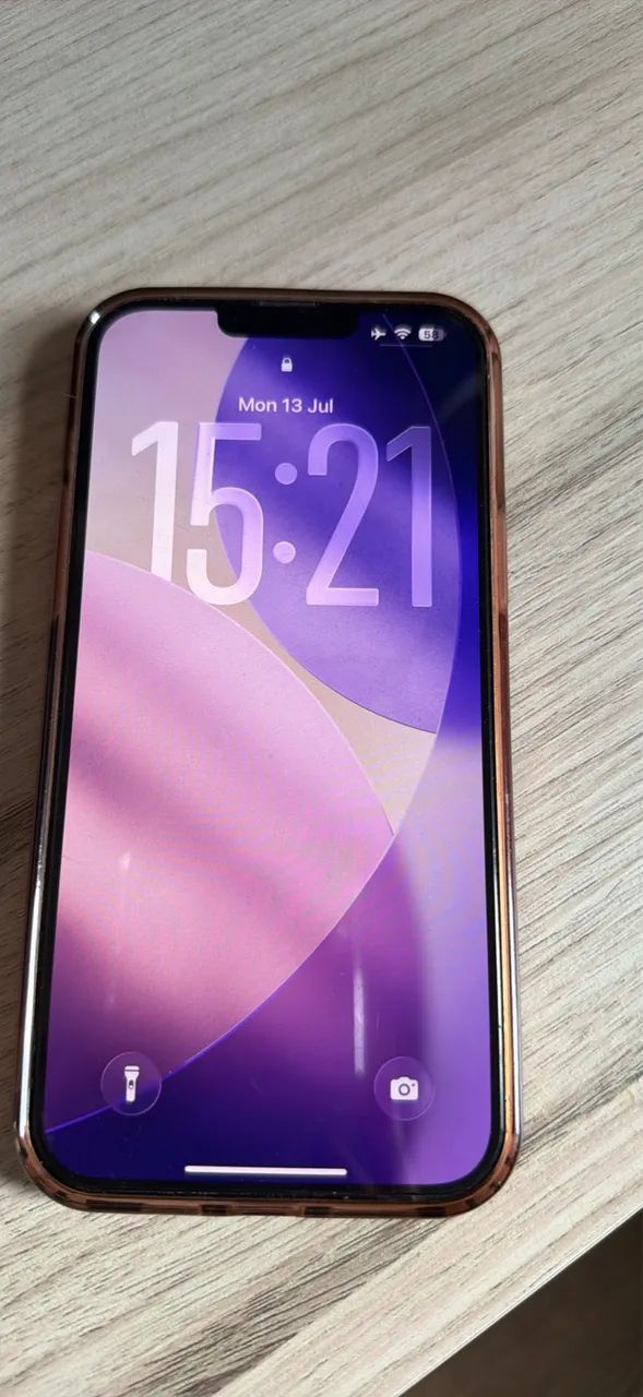 iPhone 13 Pro Max dourado