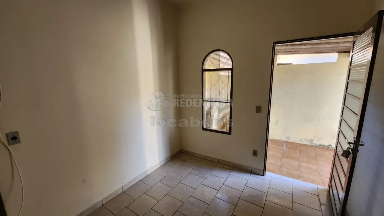 Boa casa de fundo com 1 dormitório - Foto 3
