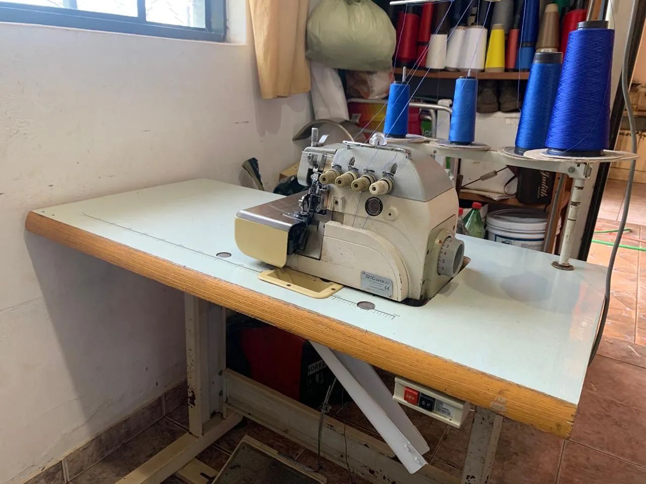 MÁQUINA OVERLOCK PONTO CADEIA