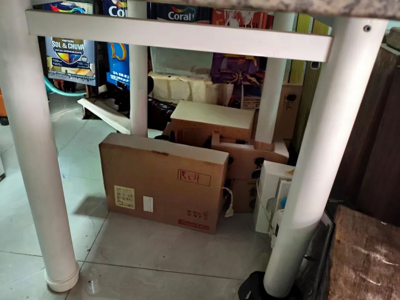 Vende se mesa retangular com 4 cadeiras - Foto 3