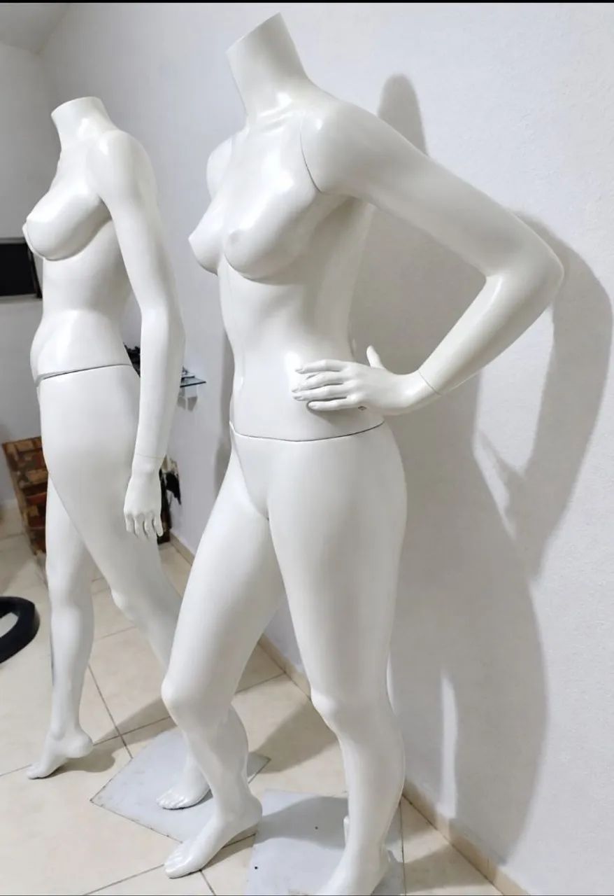 7 Manequins  de fibra - Foto 2