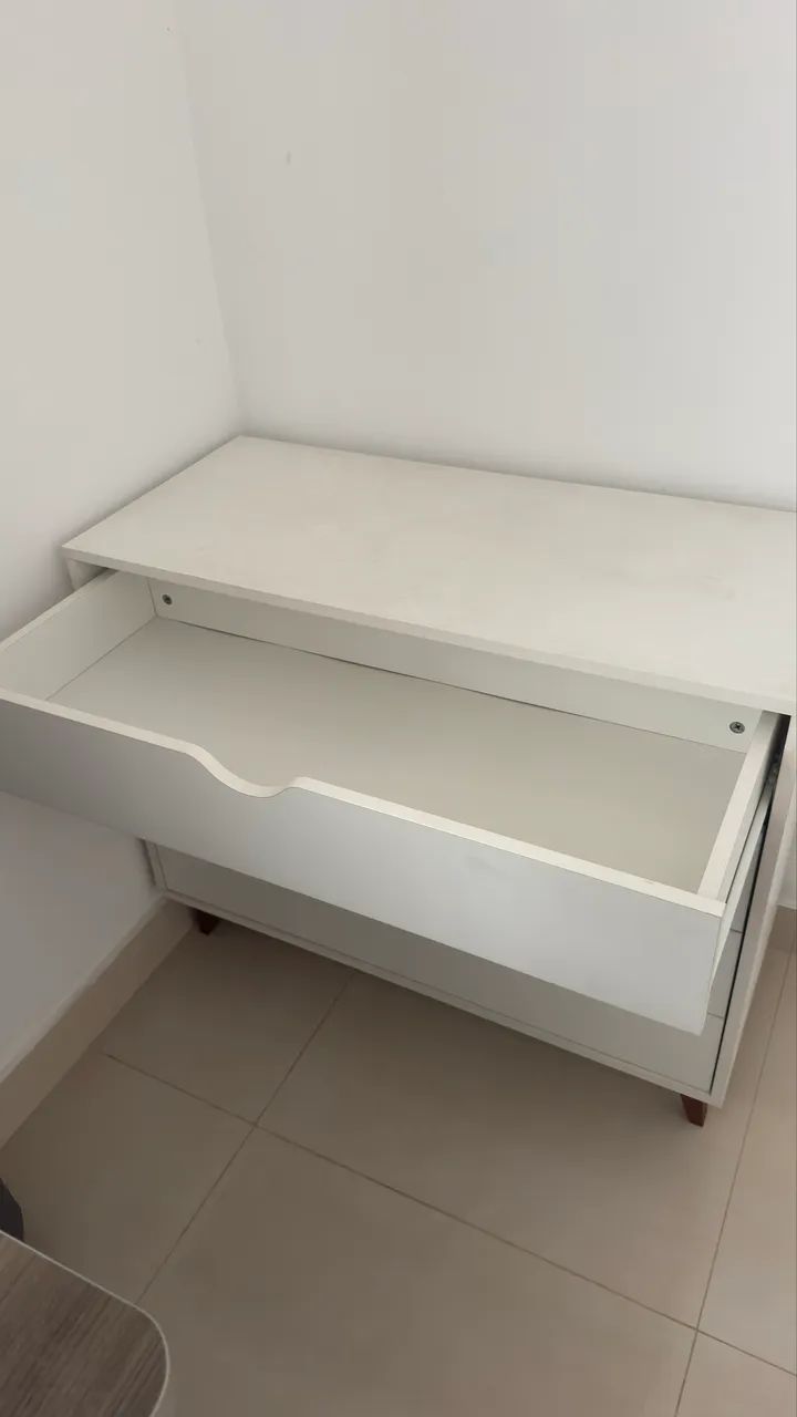 Cômoda branca 