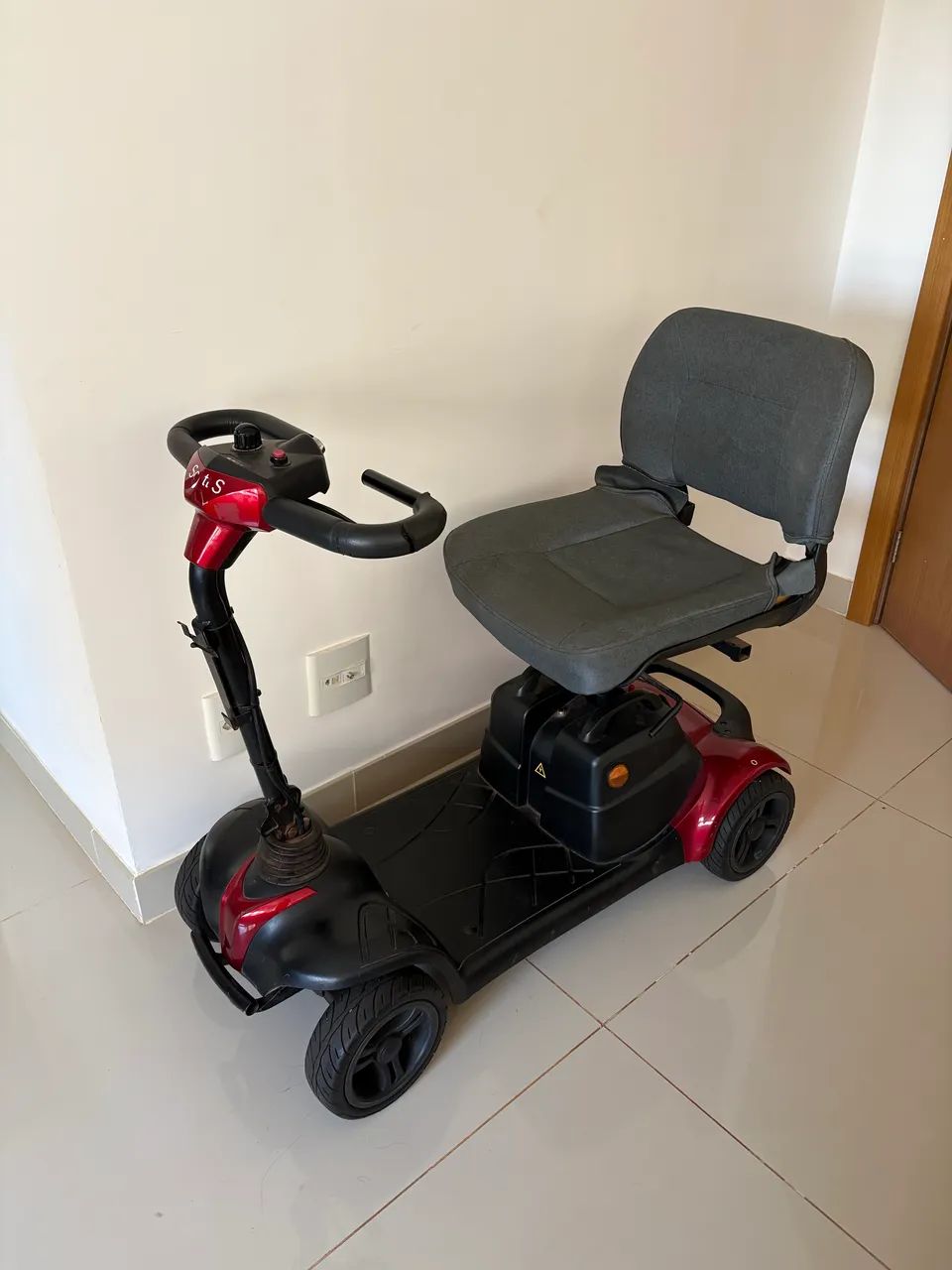 Scooter scott S ottobock cadeira motorizada vermelha