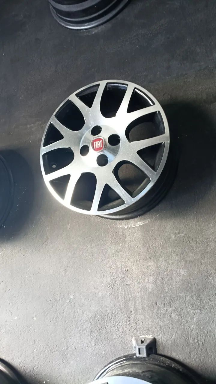 Pneus e rodão e serviço 