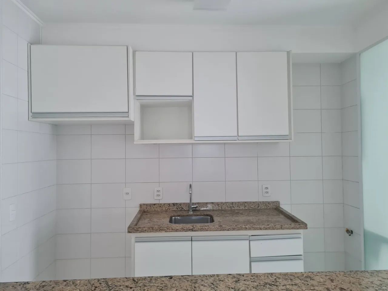 Armário de Cozinha e de lavanderia  em MDF Branco  - Foto 2