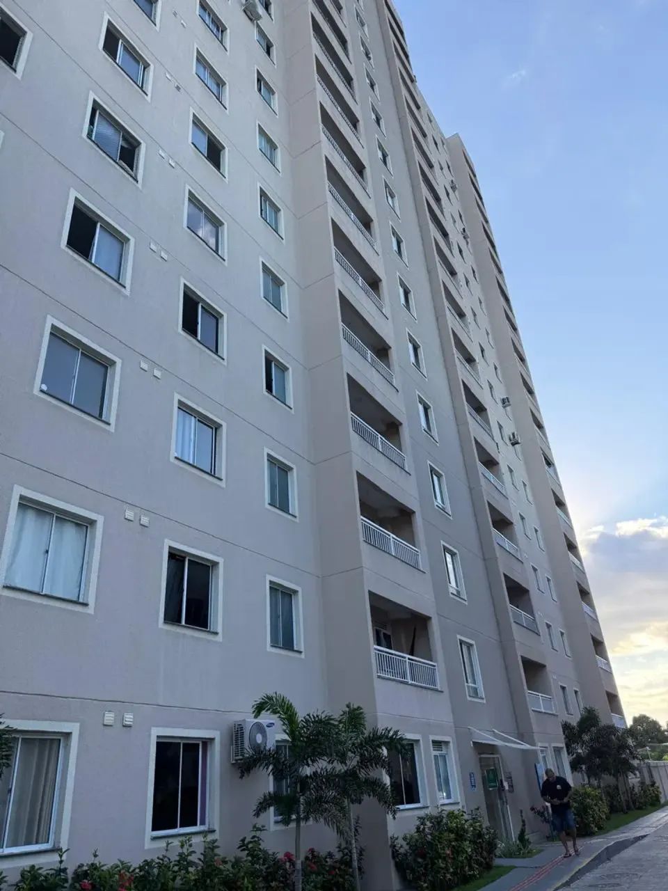 APARTAMENTO COM VARANDA E ELEVADOR NO MONDUBIM JOSÉ VALTER