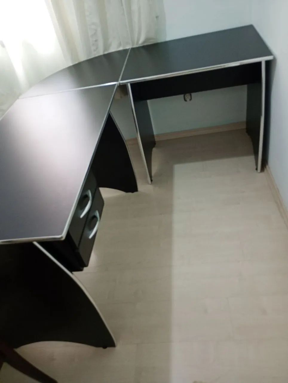 Mesa em L com gavetas em excelente estado para uso  - Foto 3