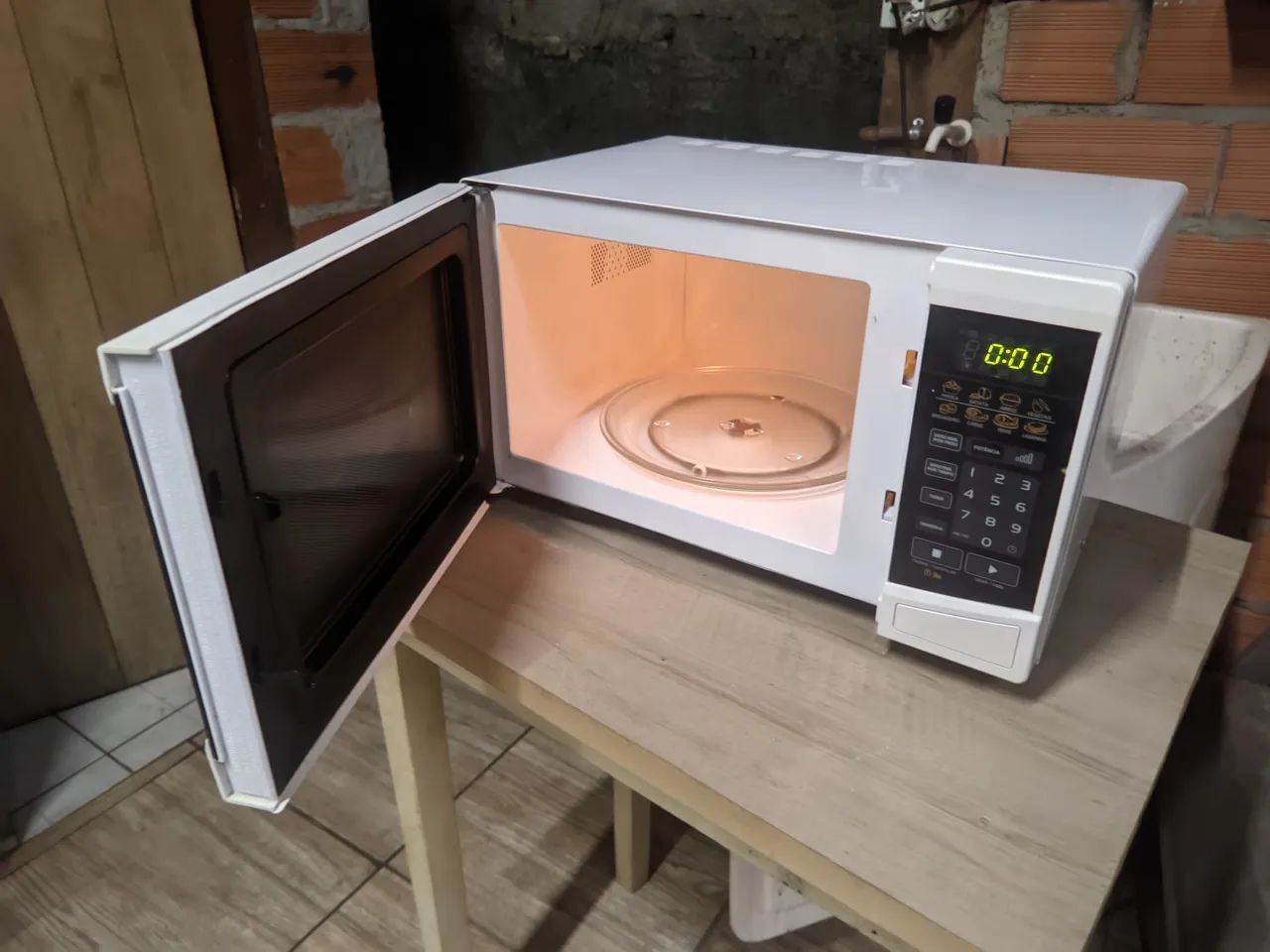 Microondas 26L funcionando perfeitamente. - Foto 2