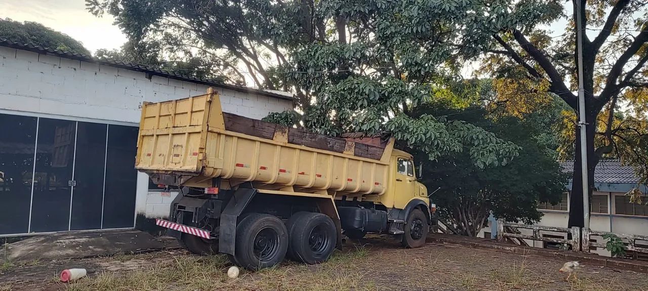 Locação Caminhão Basculante 6x4  - Foto 5