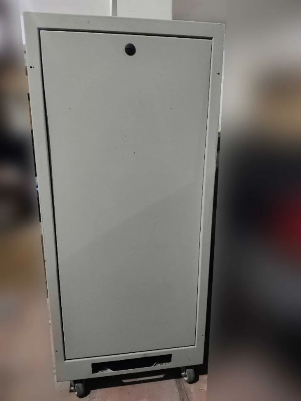 Rack Servidor de Piso 19U com Rodas e Prateleiras - Foto 4