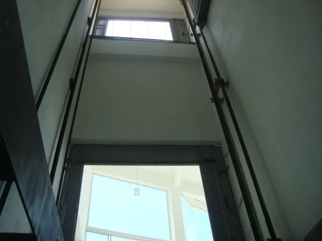 ELEVADOR VEICULAR/ PLATAFORMA DE CARGA COM CABINE - Foto 5