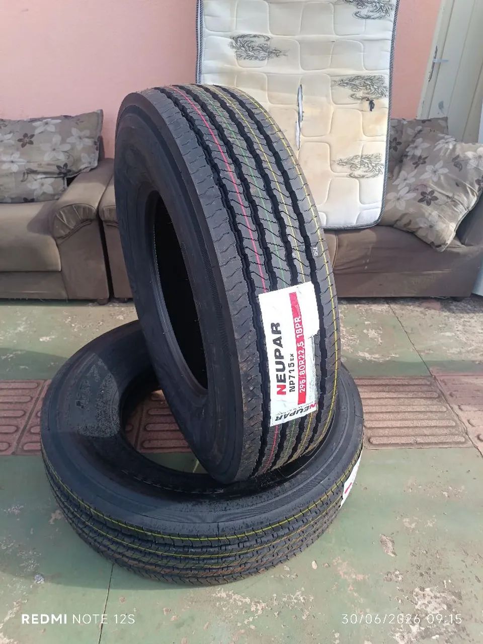 2 pneus novos Neupar 295/80R22.5 - Foto 4