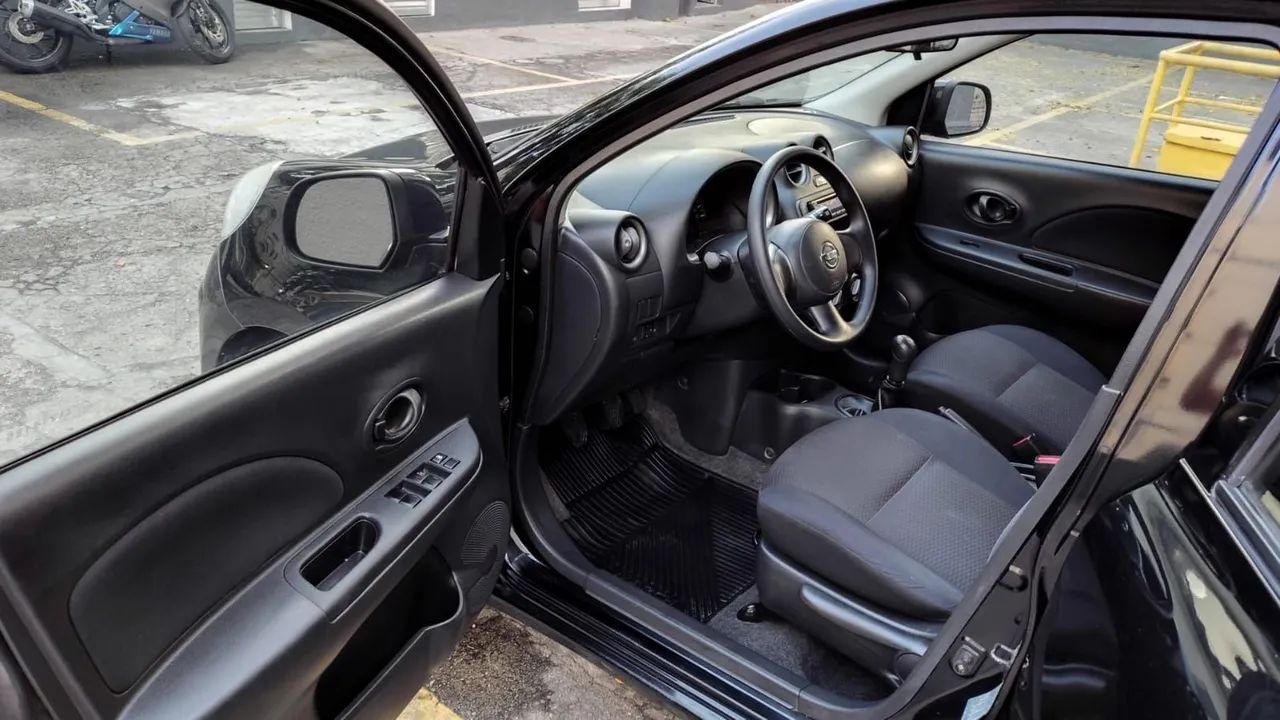 Nissan March 2012