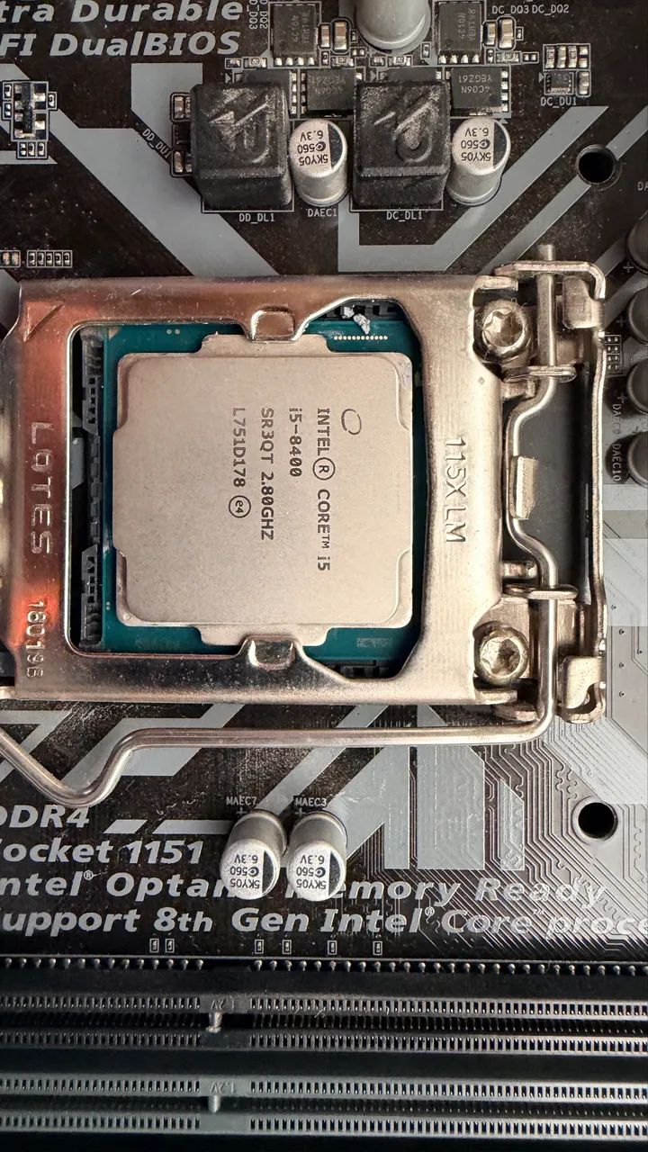 Placa mãe GIGABYTE B360M DS3H + intel i5 8400 - Foto 2