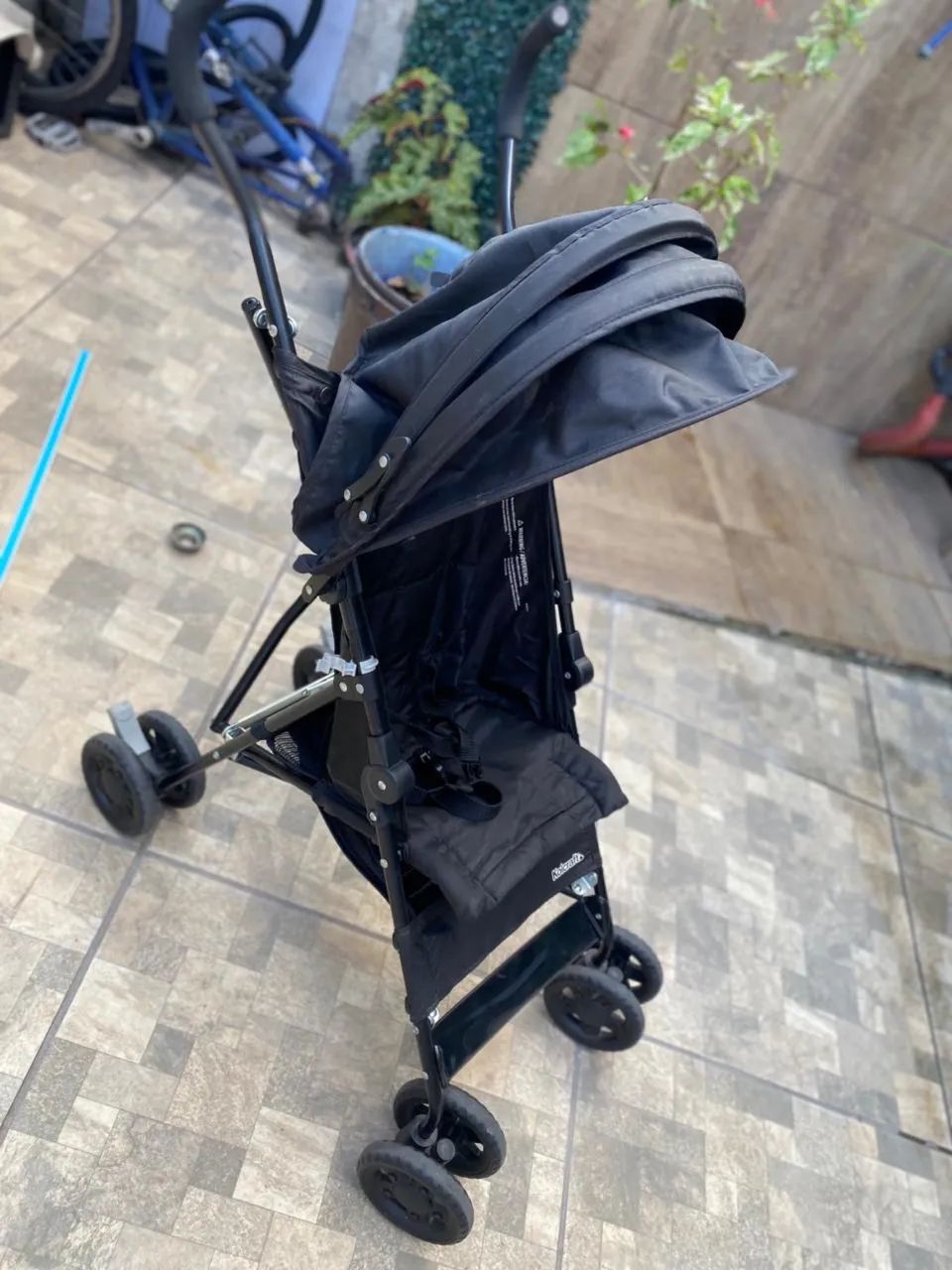 Carrinho bebê modelo guarda chuva 