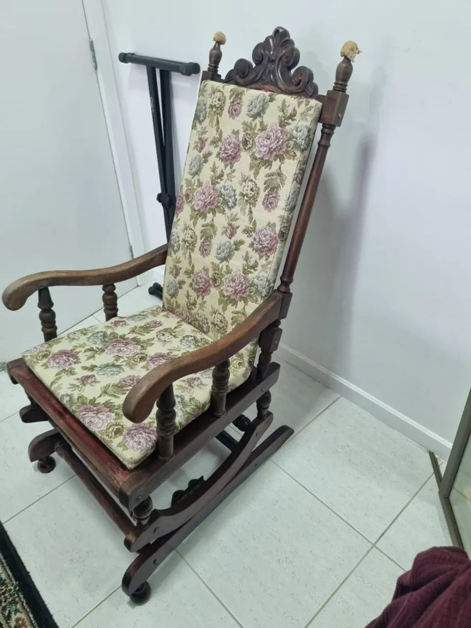 Cadeira de Balanço Antiga / Antiquário - Foto 4