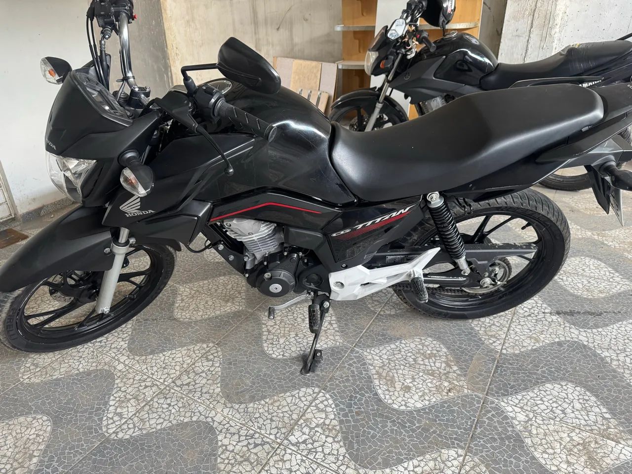 Titan 160