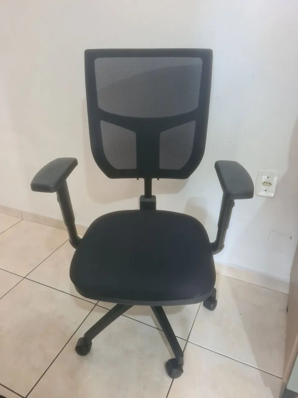 Cadeira escritório ergonômica - Nova - Foto 2