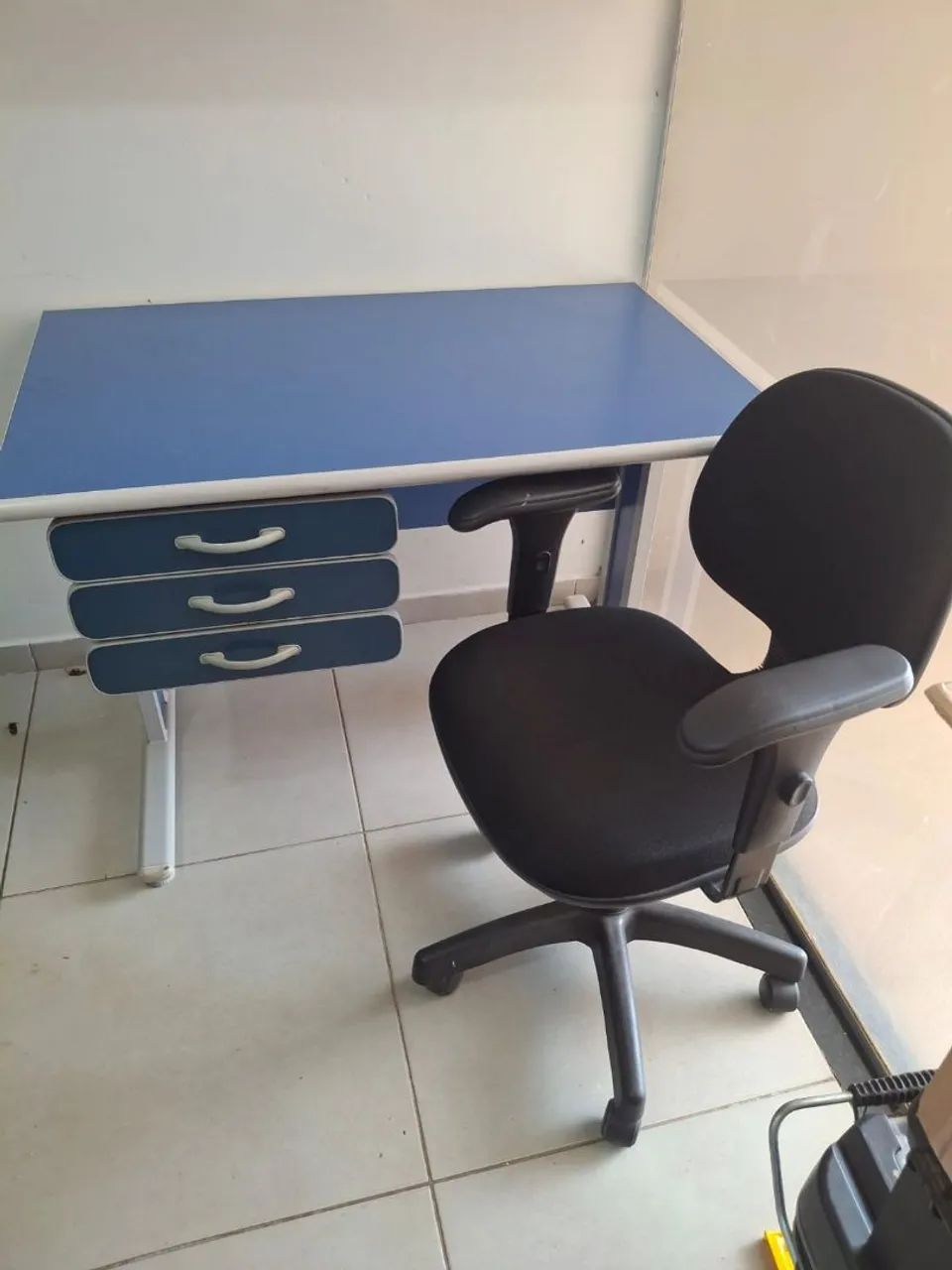 ESCRIVANINHA TOP COM CADEIRAS - Foto 5