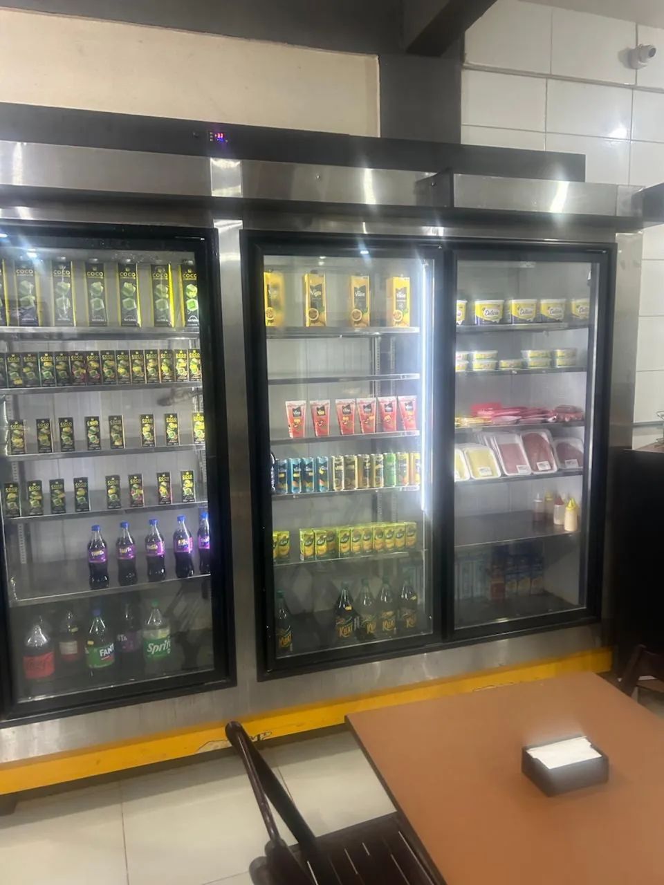 Vendo freezer cinco portas - Foto 3