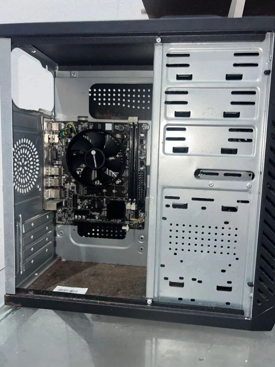 Gabinete Goldentec carcaça com placa mãe  - Foto 3