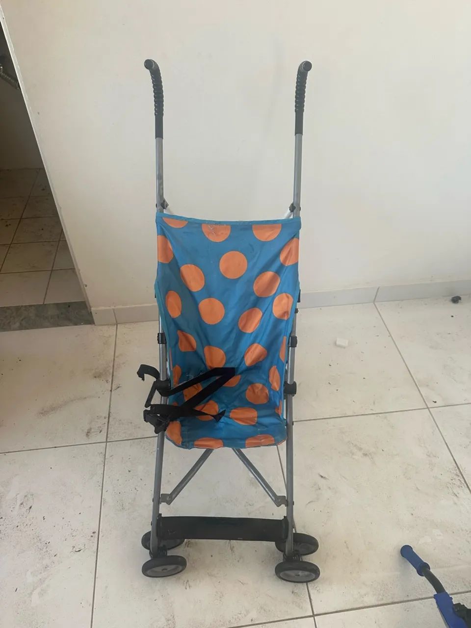 Carrinho de bebe guarda chuva - Foto 2
