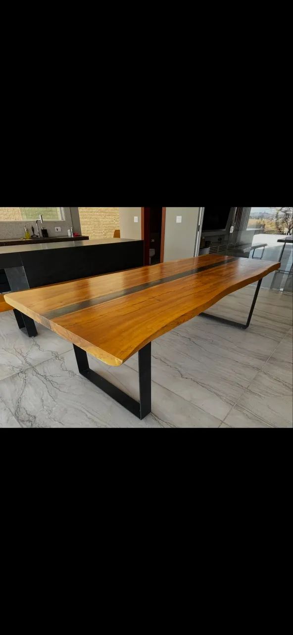 Belíssima mesa em madeira maciça - Foto 3