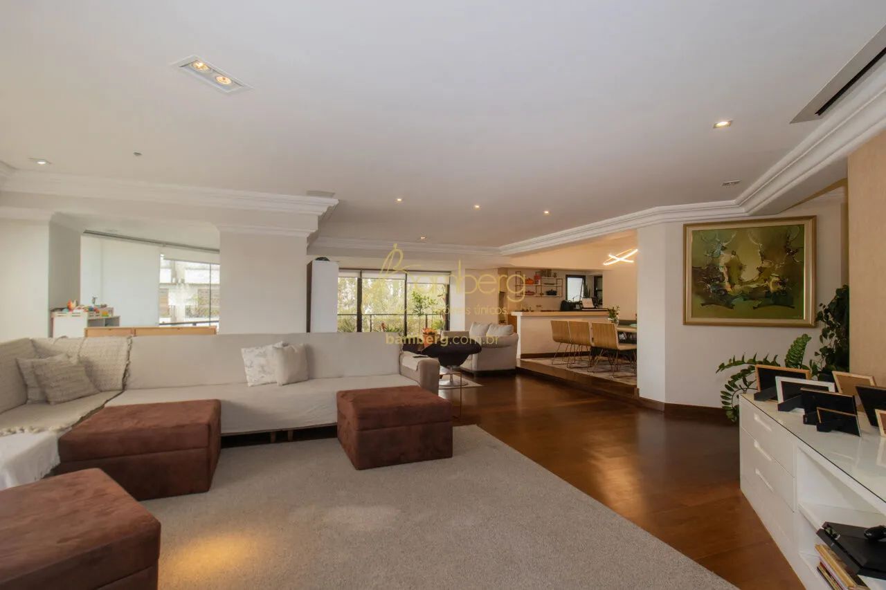 Este espaçoso apartamento oferece uma experiência de vida sofisticada e confortável. - Foto 3