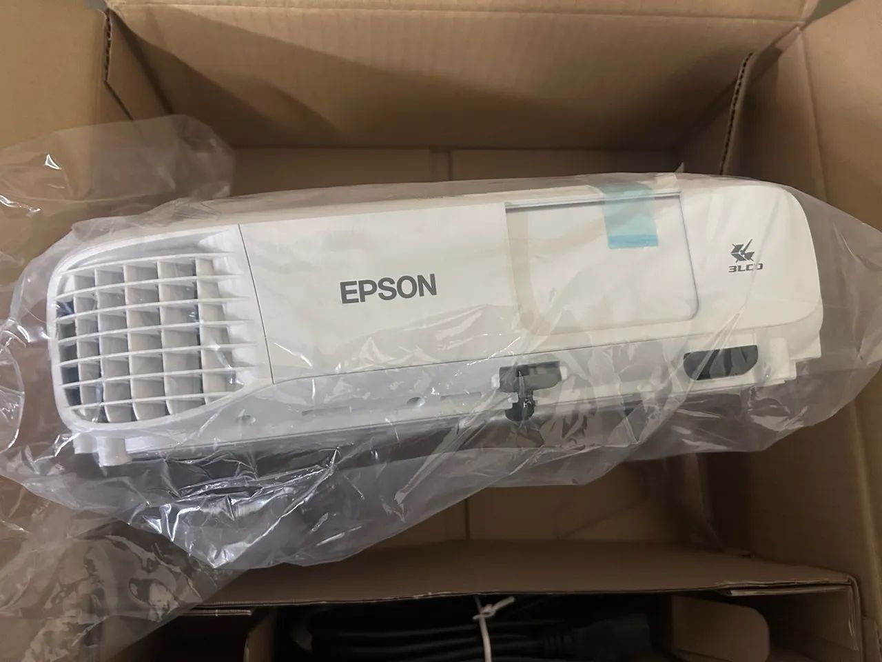 Projetor Epson E20 - Novo na Caixa - Foto 3