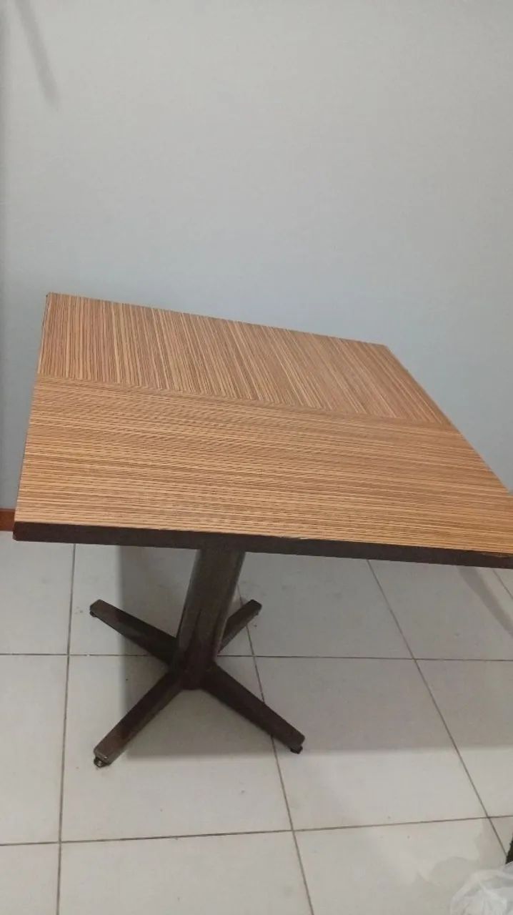 Mesa quadrada