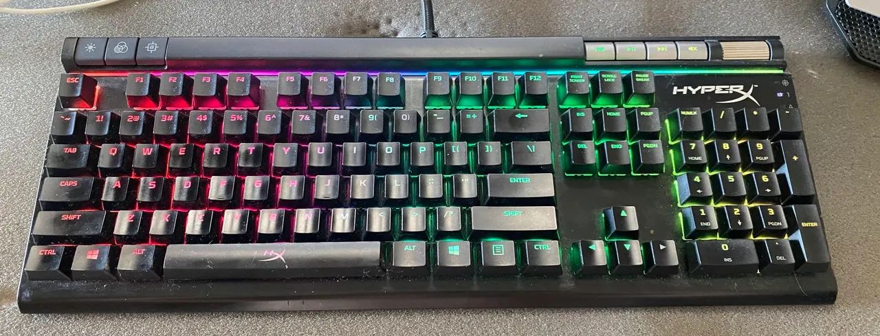 Mac Mini i7, 16gb, 256Gb + teclado HyperX - Computadores e