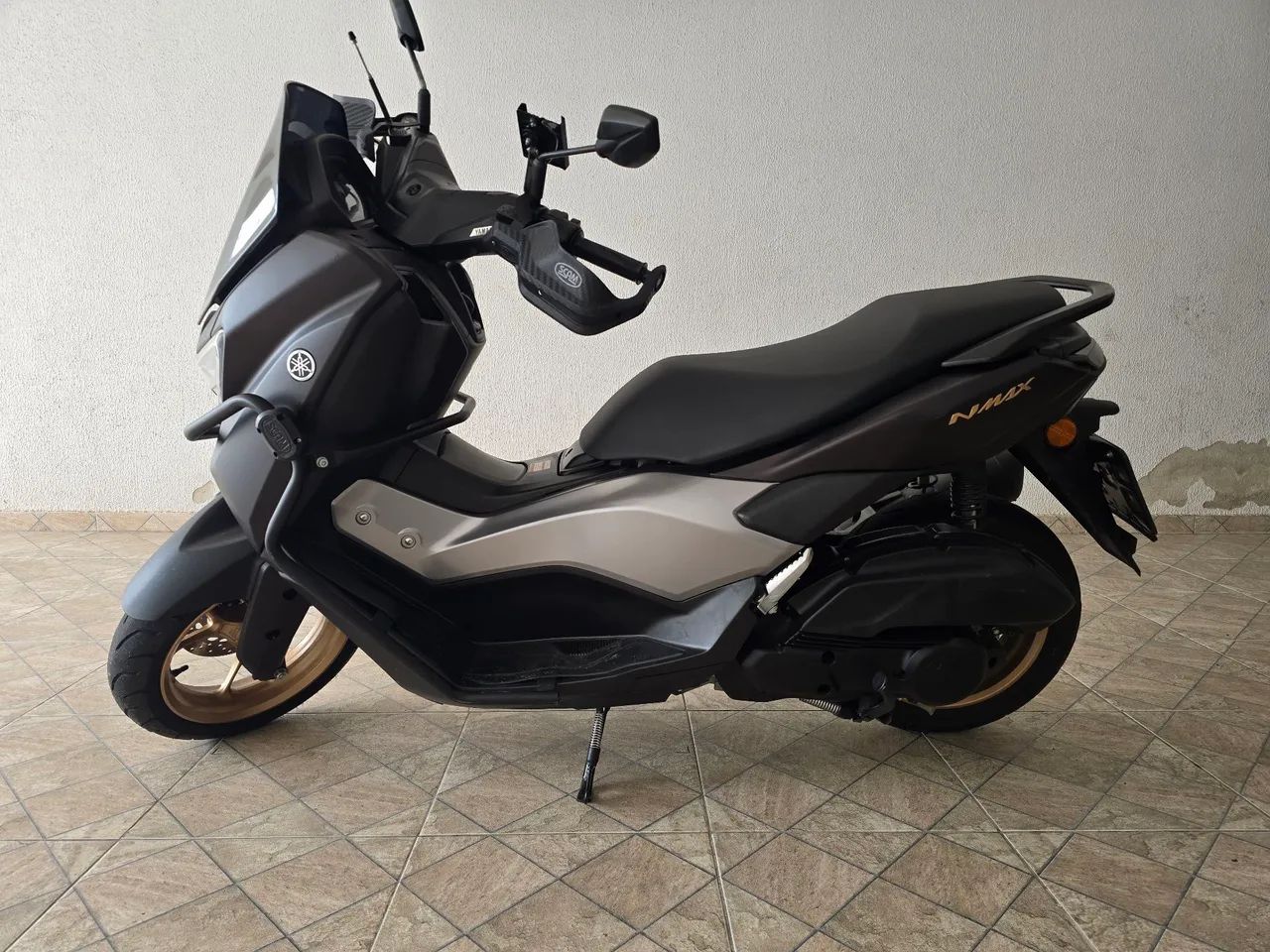 Nmax 160 conected