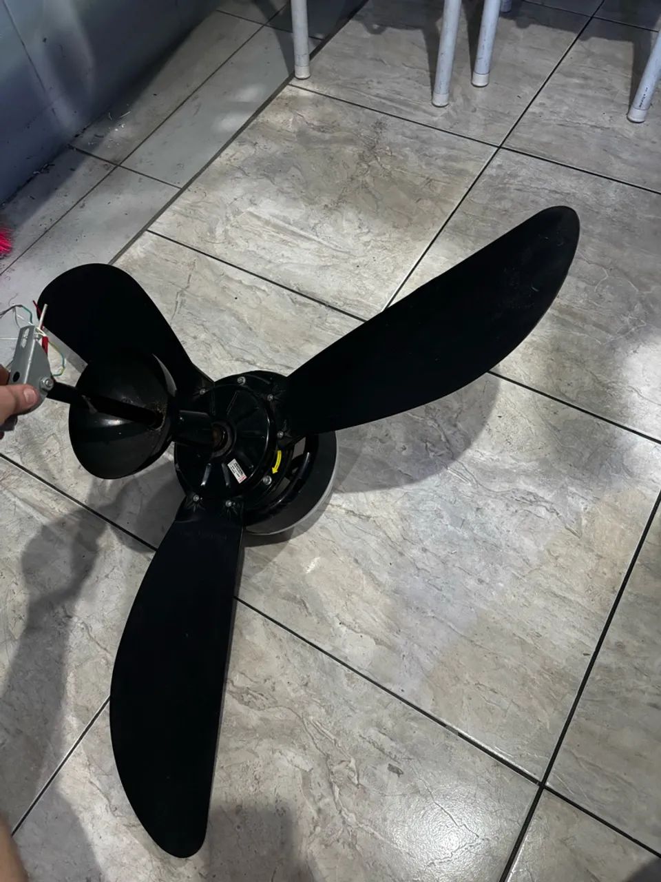 Ventilador de teto com defeito  - Foto 4