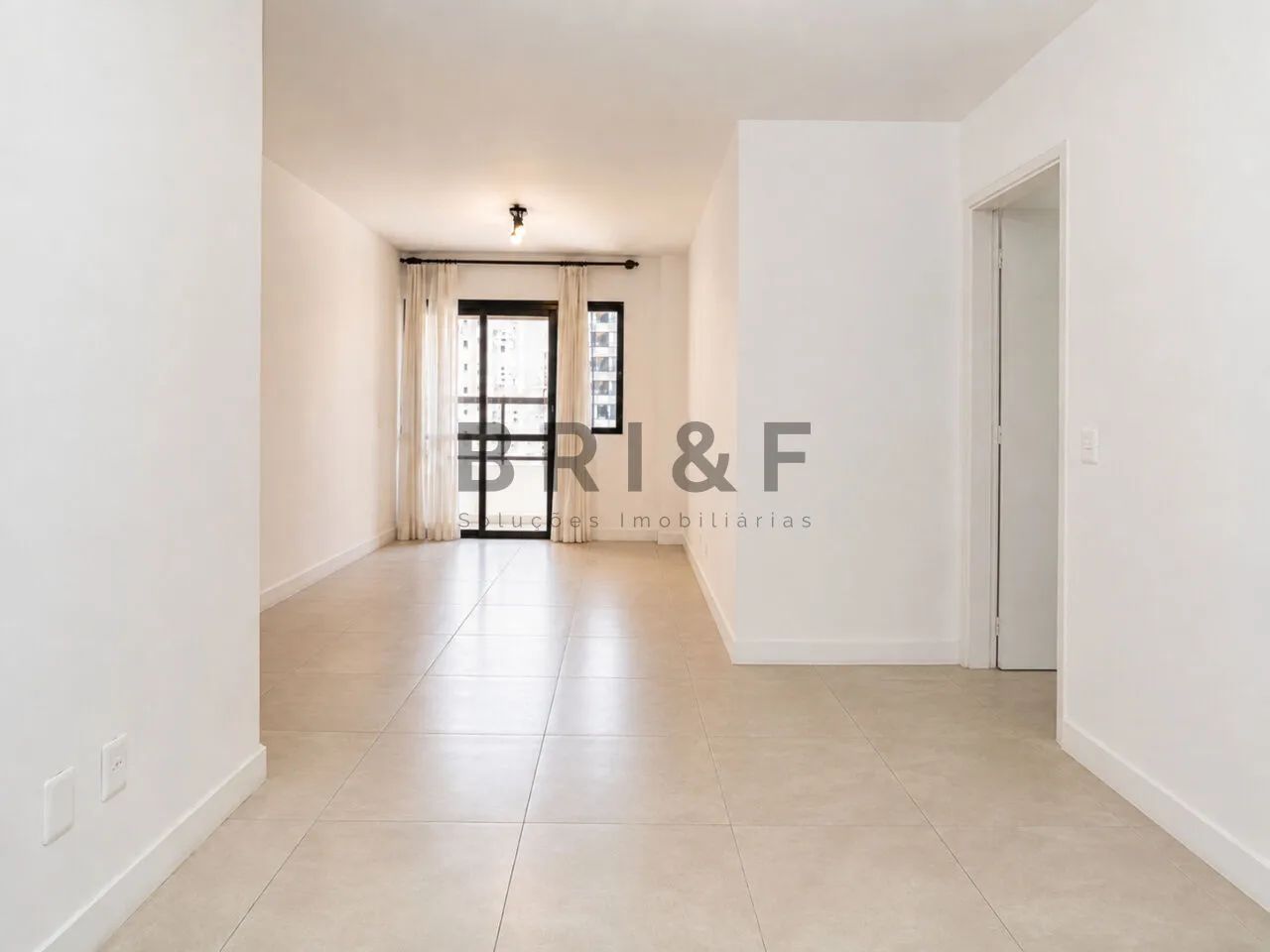 Apartamento mobiliado - 85m² - 3 dormitórios (1 suíte), 2 vagas - Brooklin - Foto 2