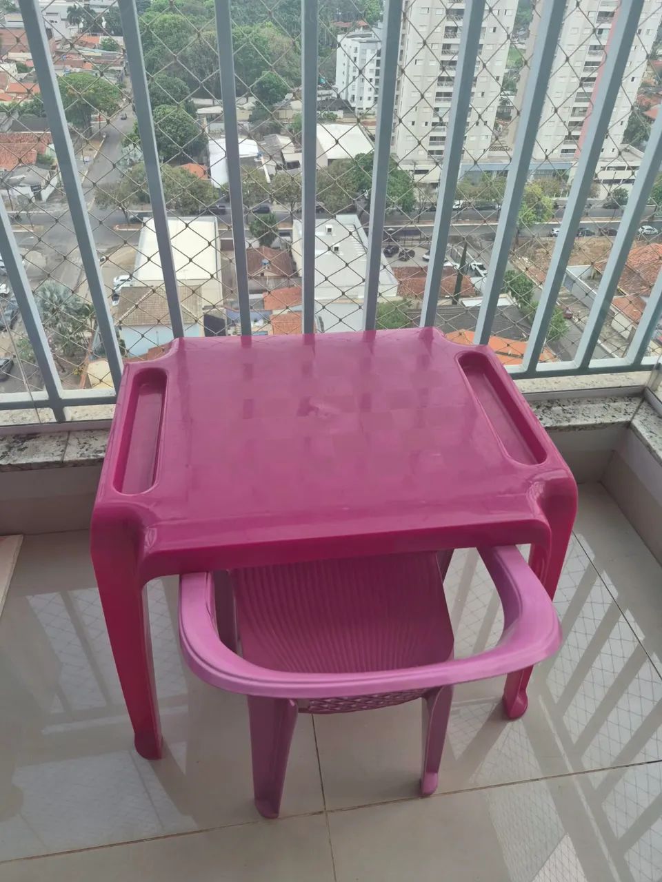 Mesa e cadeira infantil 