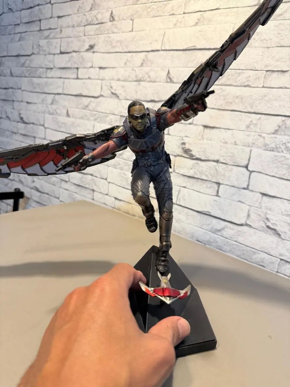 Estátua Falcão Escala 1/10 - Iron Studios Ed Limitada (Usado) - Foto 5