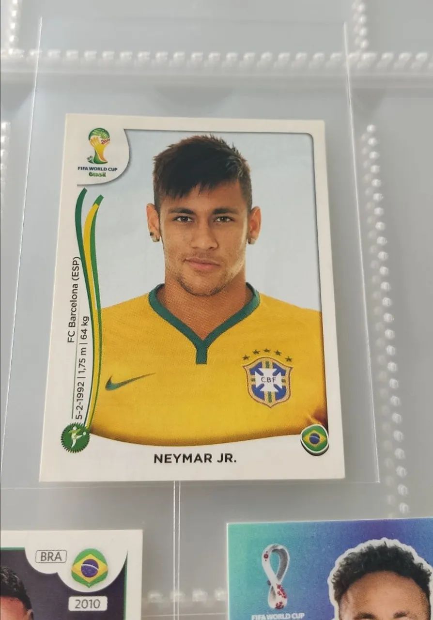 Lote de 3 figurinhas Neymar Jr Copas 2014 - 2018 - 2022 - Foto 2