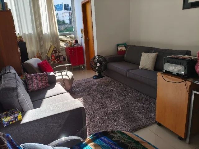 Conjunto de Sofas Semi novo - Foto 2