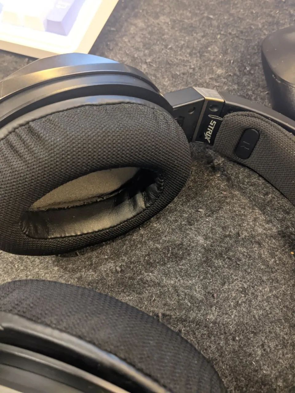 ASUS Strix Fusion 300 - Foto 5