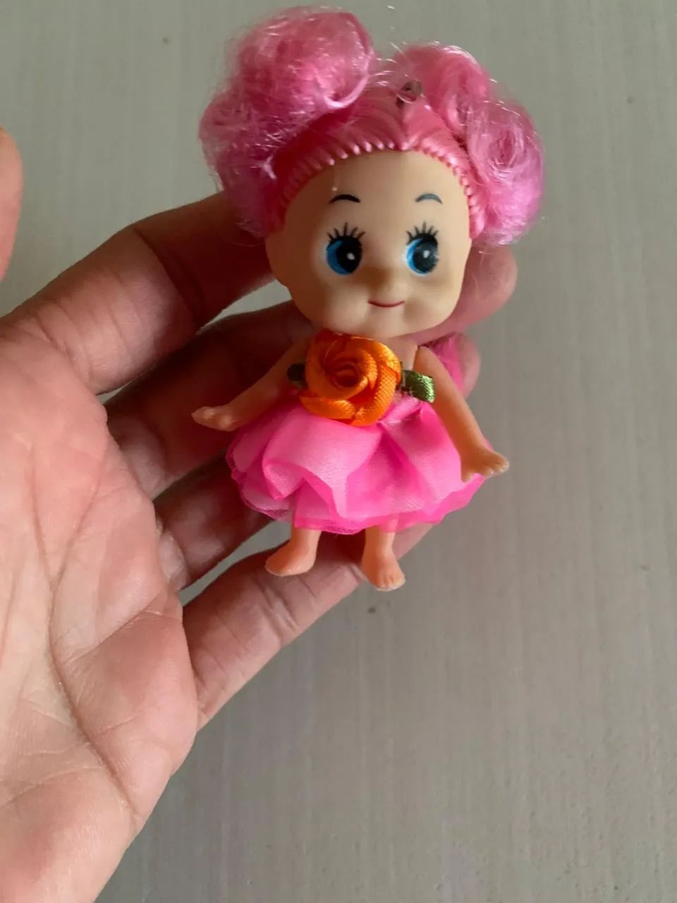 mini boneca para chaveiro rosa  - Foto 2