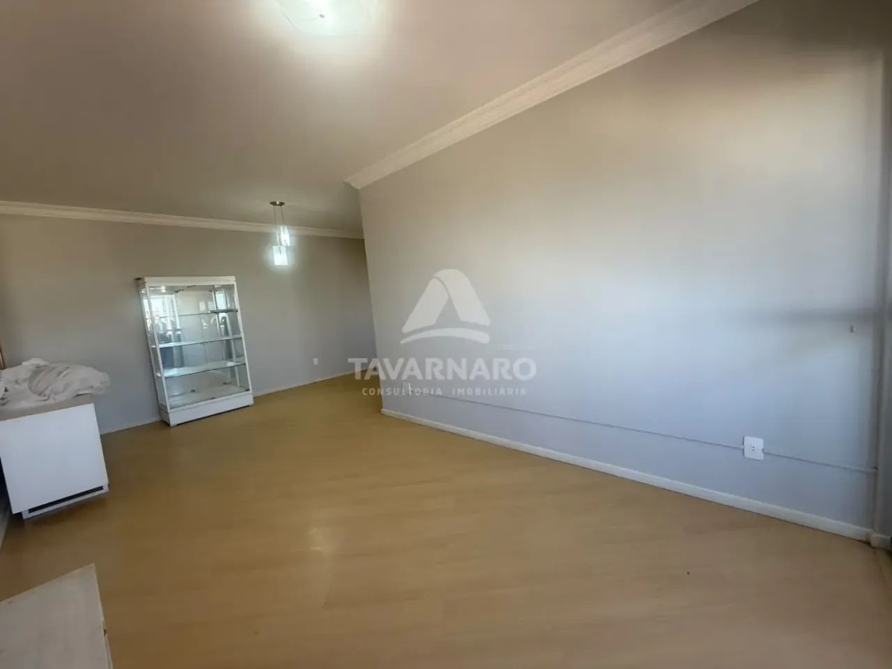 Apartamento com 2 Quartos e Sacada no Centro! - Foto 3