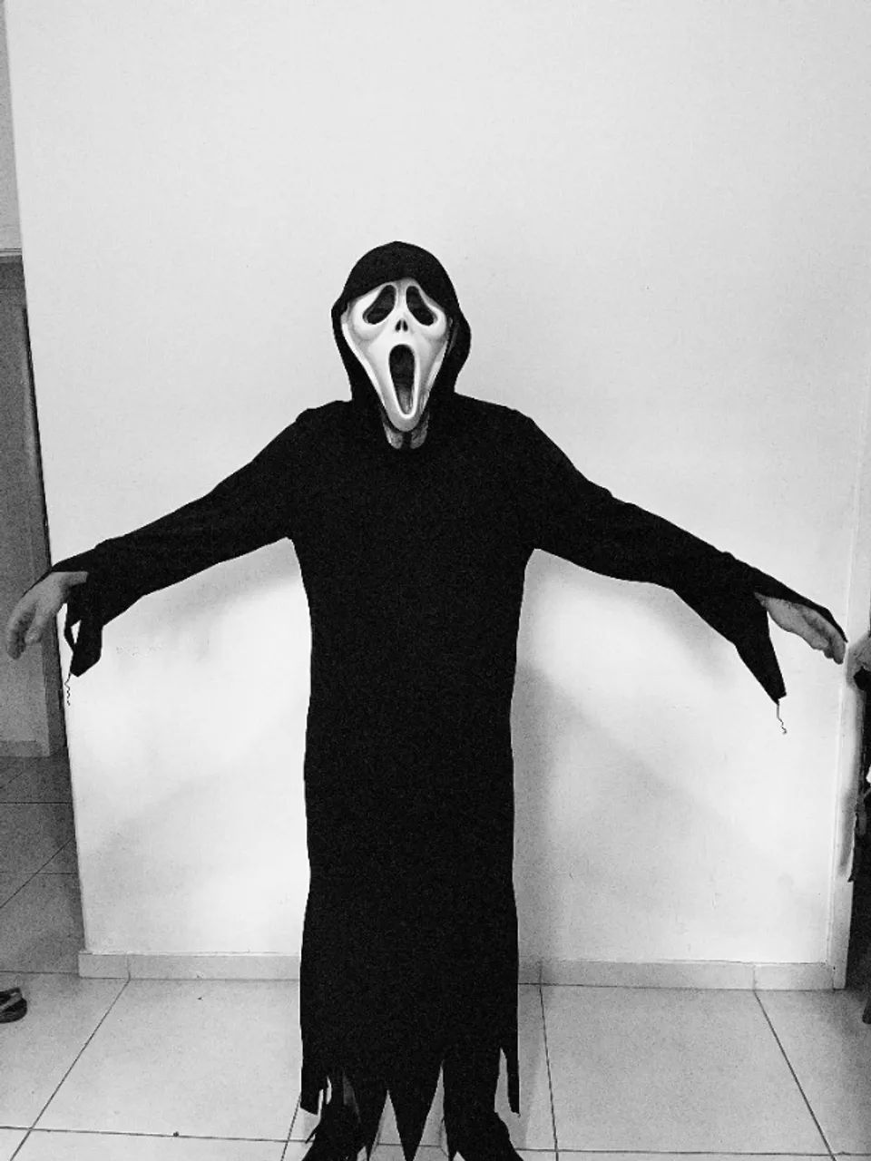 Fantasia Pânico GhostFace - Capa + Máscara - Foto 2