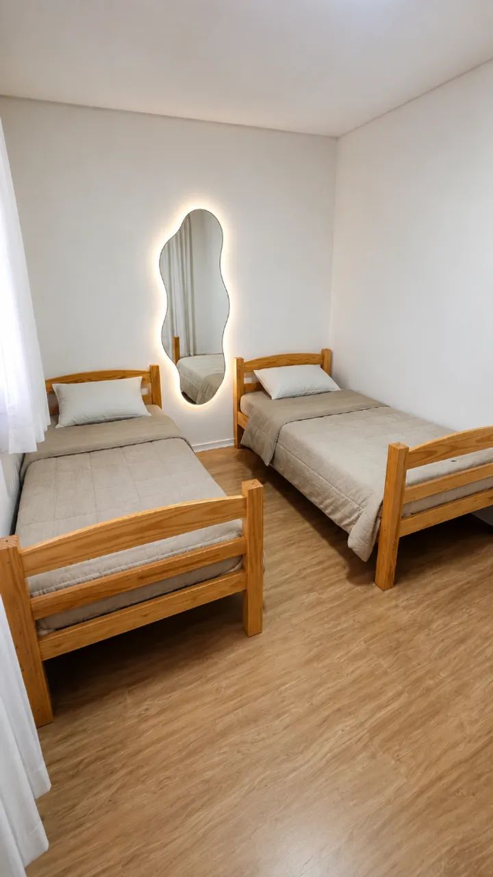 Beliche com cama auxiliar - Pinus maciço - Cor mel - Impecável - Foto 2